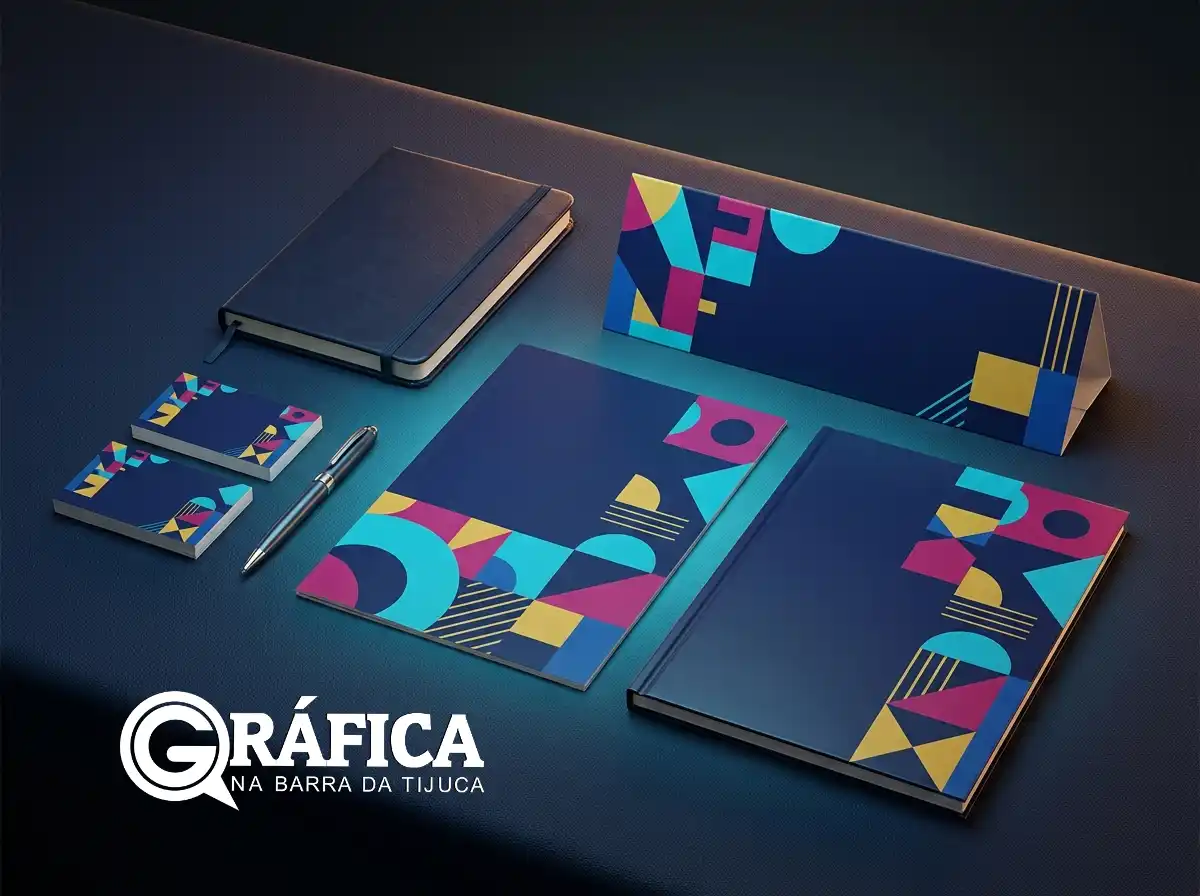 Blocos, agendas, canetas personalizadas e catálogos para kit do participante de evento